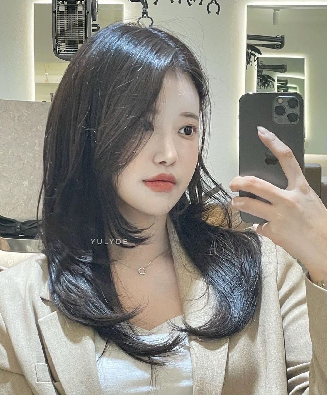 大圆脸适合什么发型,圆脸烫什么发型好看