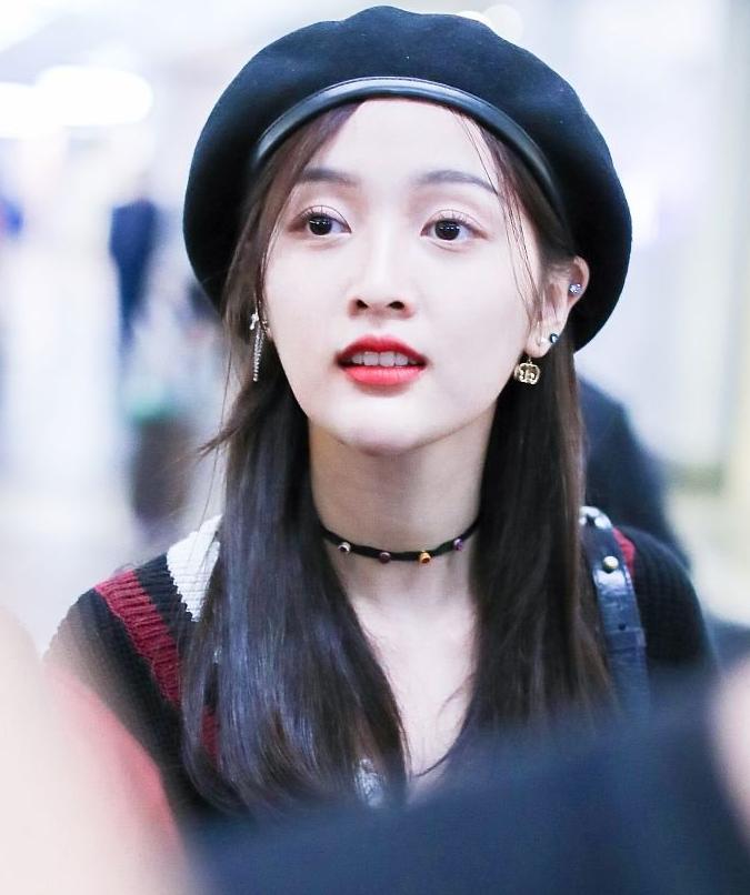 女子割双眼皮失败像瞪眼,女明星割双眼皮对比照