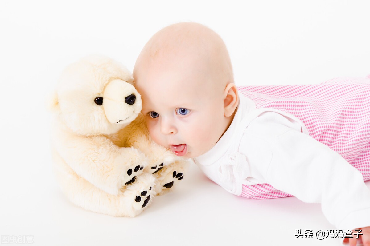 婴儿拍嗝正确方式新手,新手妈妈不会抱娃怎么拍嗝