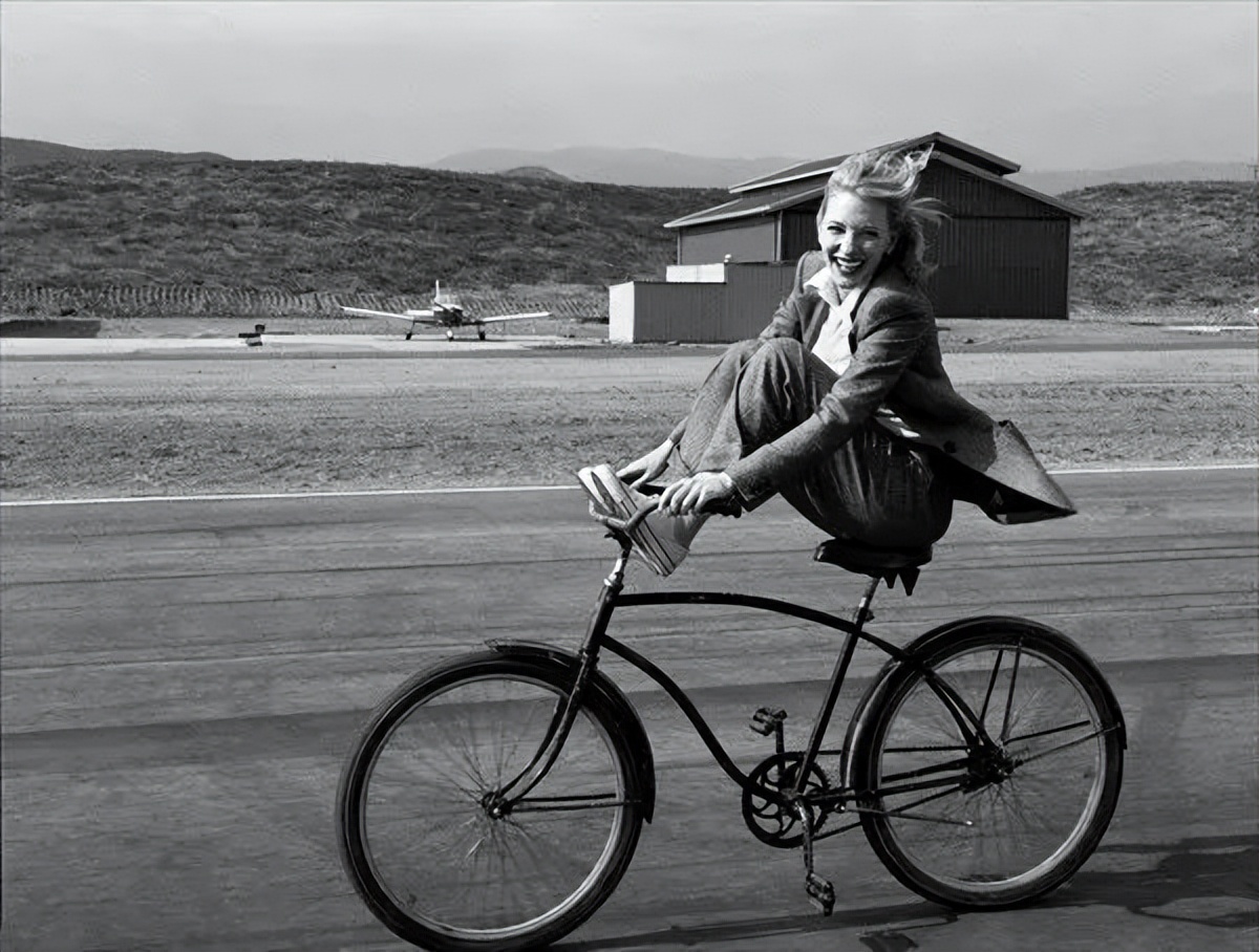 继露营热之后，这届年轻人爱上了城市骑行！CycleChic了解一下