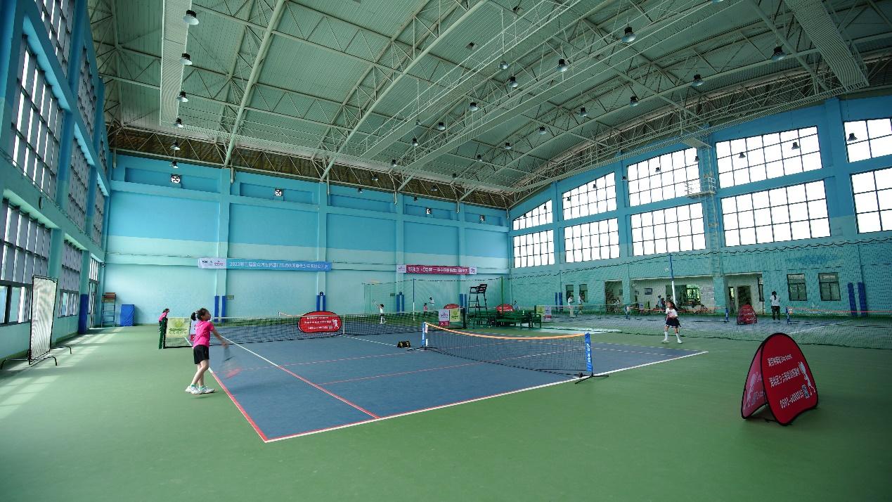 厦门举行第三届“盈众汽车杯”海峡两岸青少年网球公开赛