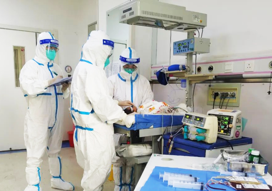 争分夺秒！太原白衣天使为新生儿“换血”