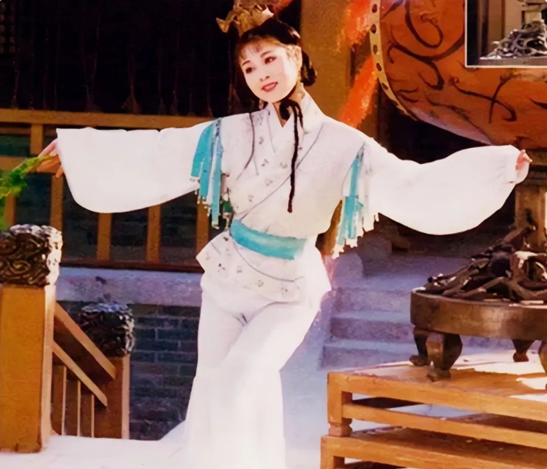 当红时为爱息影赵明明,赵明明版赵飞燕后来为什么失宠