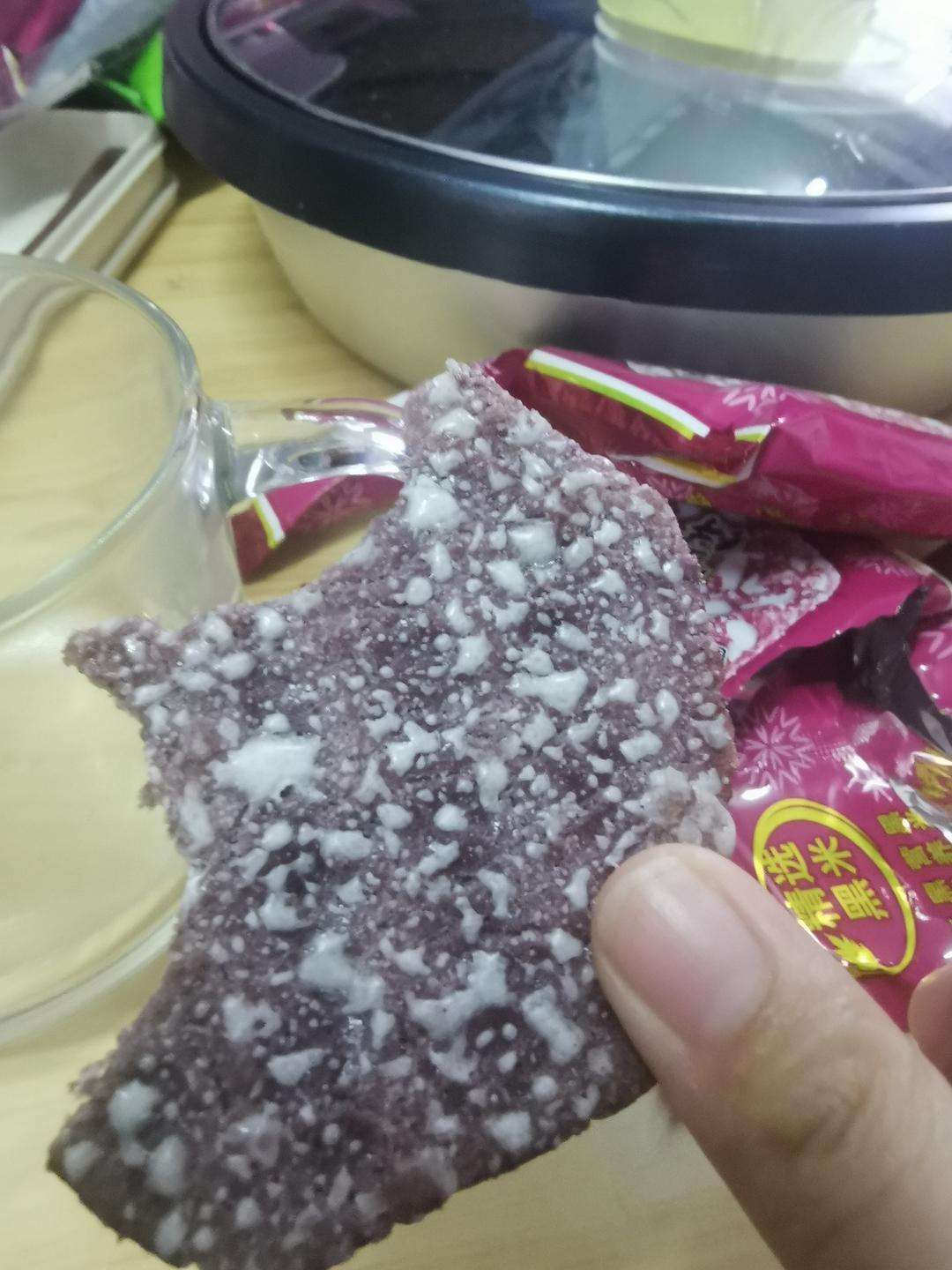 网购饼干没有生产日期，消费者告上法院获赔1000元