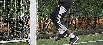 射门如何用上身体力量,射门怎样才能有力量