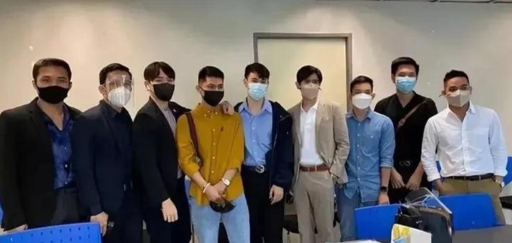 23岁空姐和11名男子跨年聚会后，被发现死于酒店浴缸，死因为何？