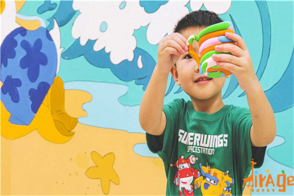 少儿美术培训市场前景,加盟少儿美术培训学校怎样挣钱