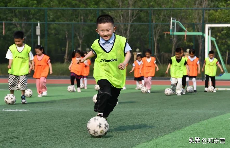 最美幼儿男教师,最美幼师和体育老师