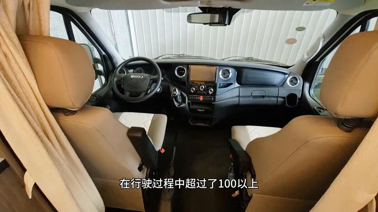 依维柯房车和考斯特房车对比,依维柯房车好还是全顺好