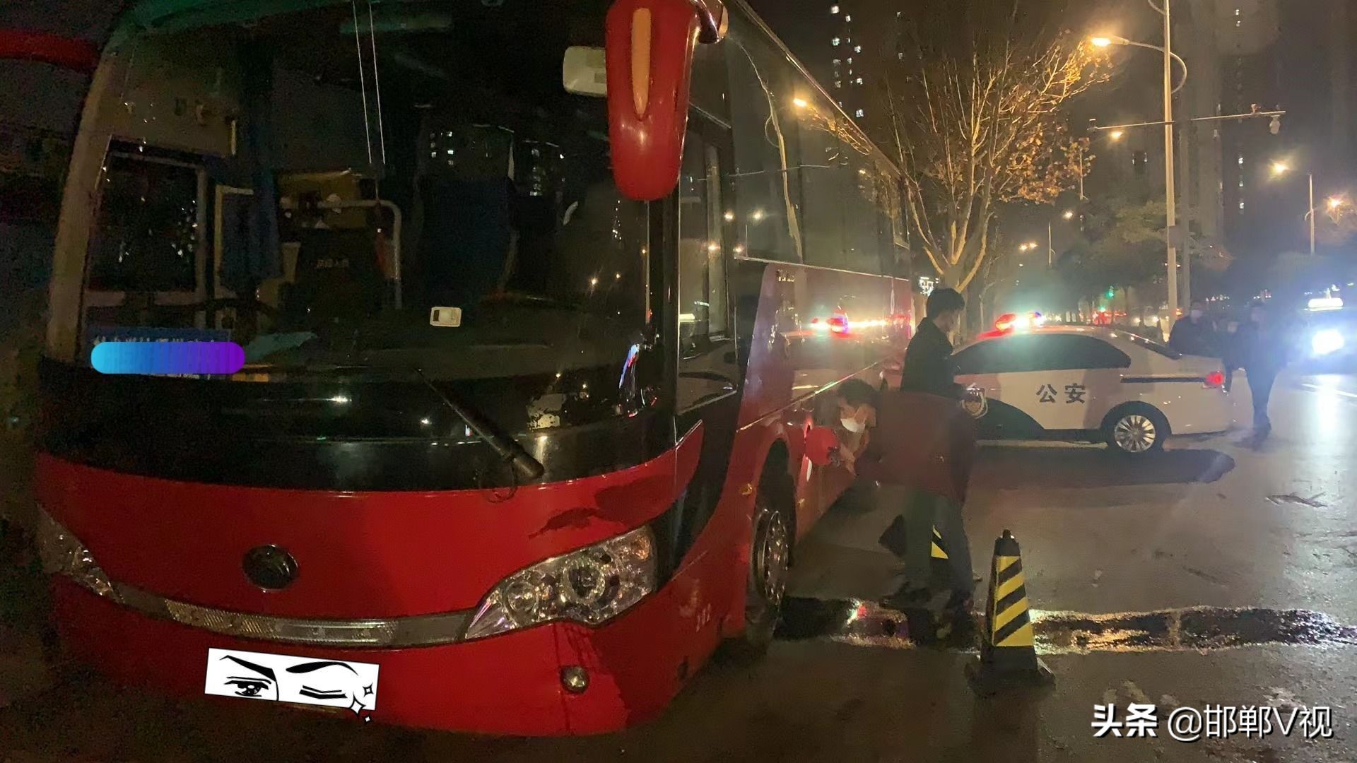 铁路油罐车泄漏现场处置演练,烟台交警救援高速漏油大货车