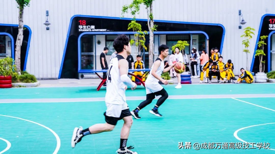 男孩子初中毕业学什么好？汽车专业了解一下