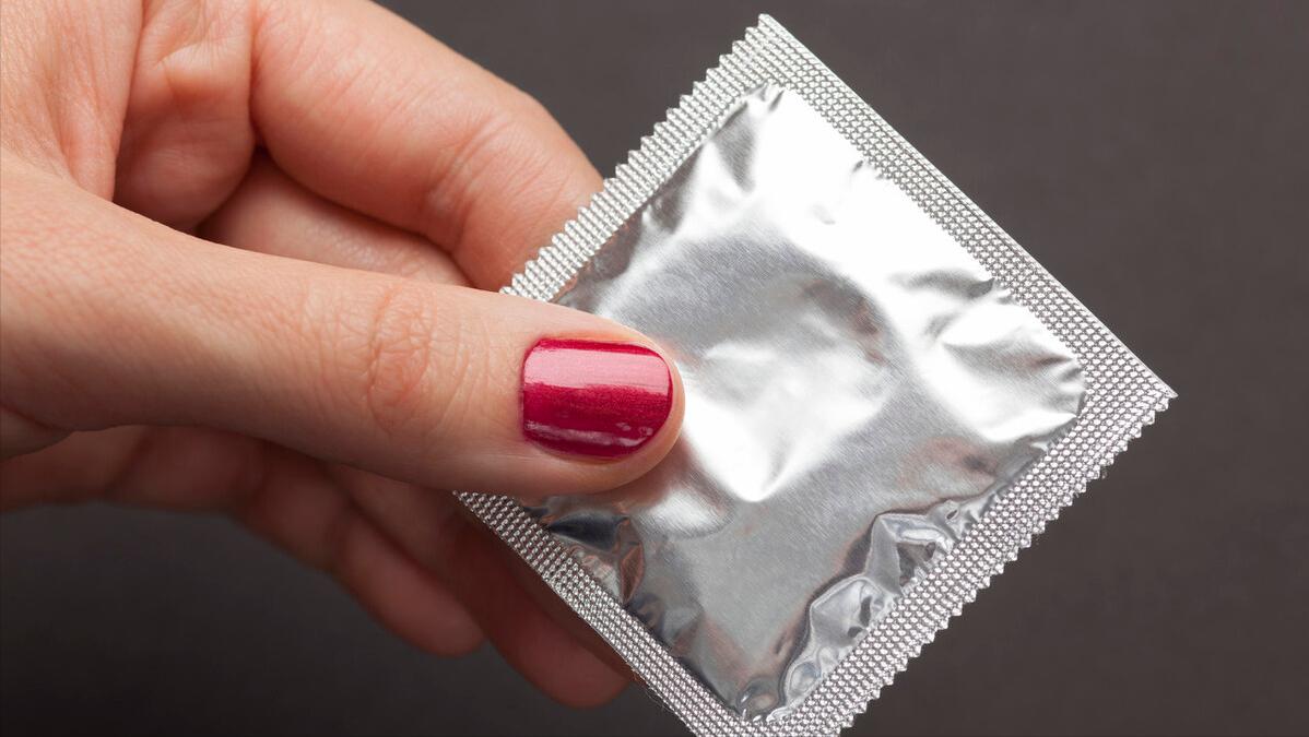 药流伤害大还是紧急避孕药伤害大,药流安全还是手术流产安全