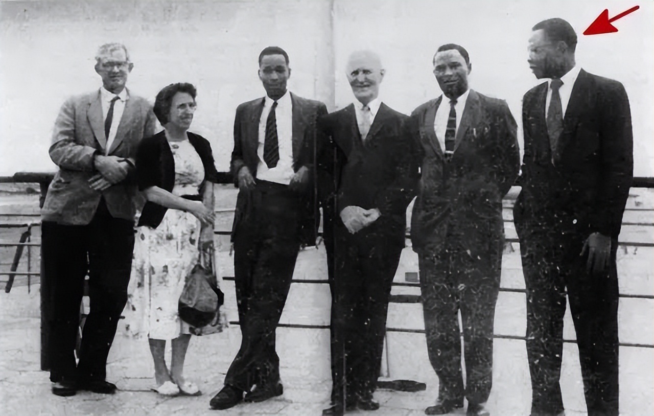 奥巴马爸爸有几个孩子,奥巴马父亲才华横溢