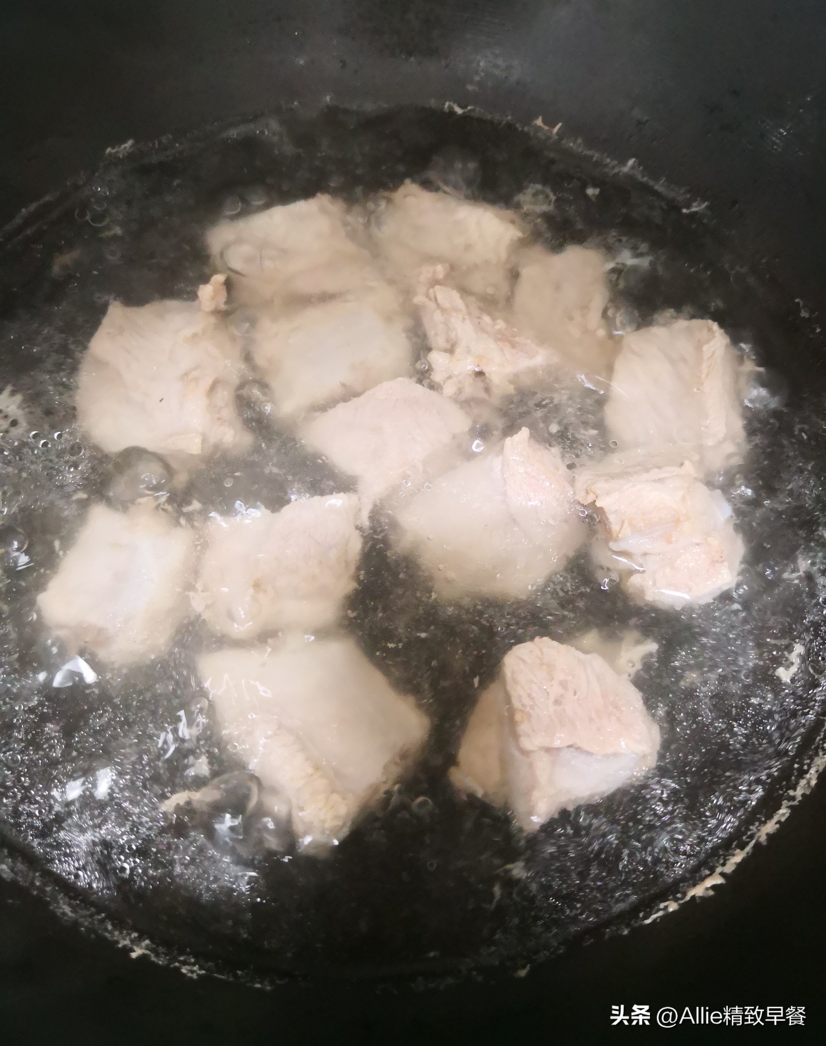 砂锅焖面老是粘锅怎么回事,豆角土豆西红柿焖面不会粘锅