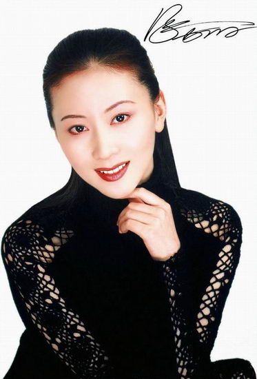 人体模特汤加丽：丈夫抛弃，父亲嫌弃，45岁仍单身，后悔了吗？