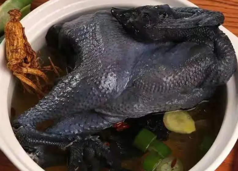 气血不足的女人要少吃什么食物,气血不足的女性应该吃哪些食物呢