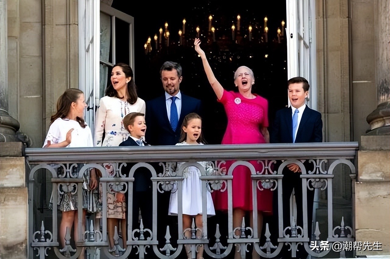 涓归害濂崇帇鏃跺皻,涓归害濂崇帇钃濊壊绀兼湇