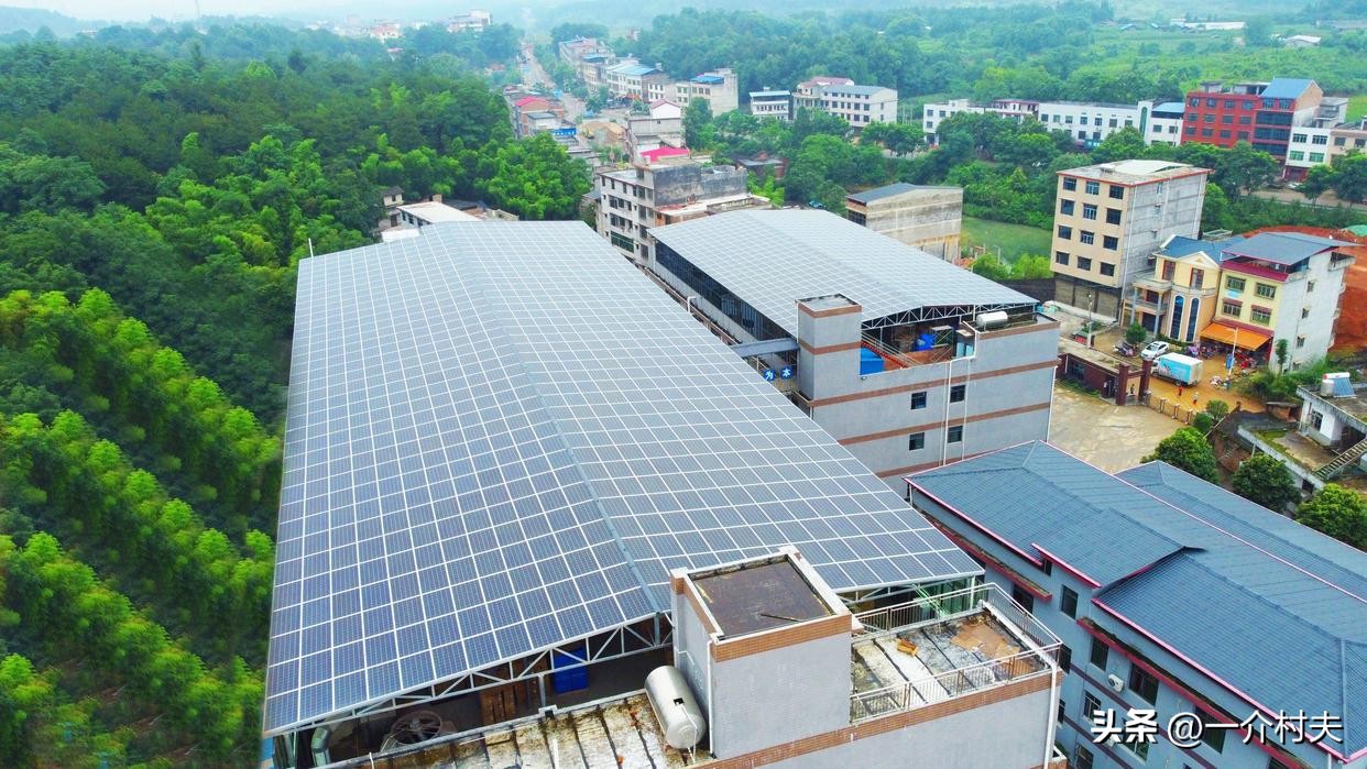 农村免费屋顶装光伏是怎么运作的,农村出租屋顶装光伏多套路