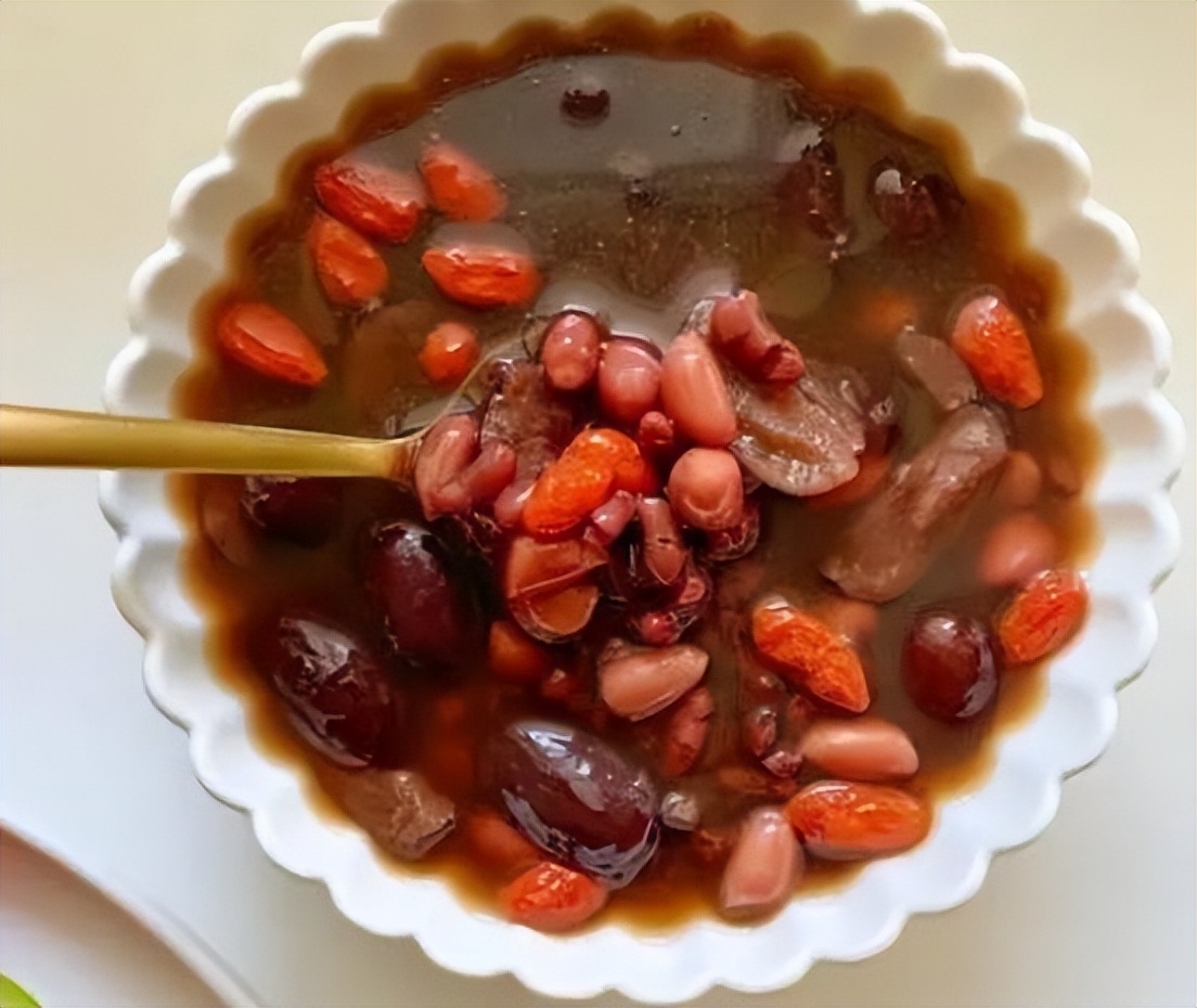 为什么月经结束后，会出现“褐色分泌物”呢？若是你也有，要重视