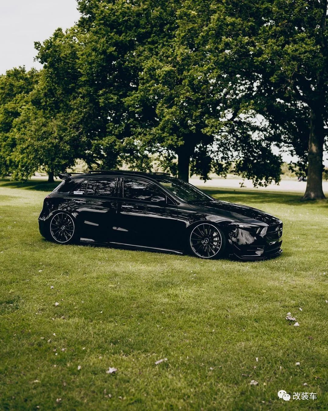 奔驰c级小姐姐改装,奔驰威霆改装小姐姐