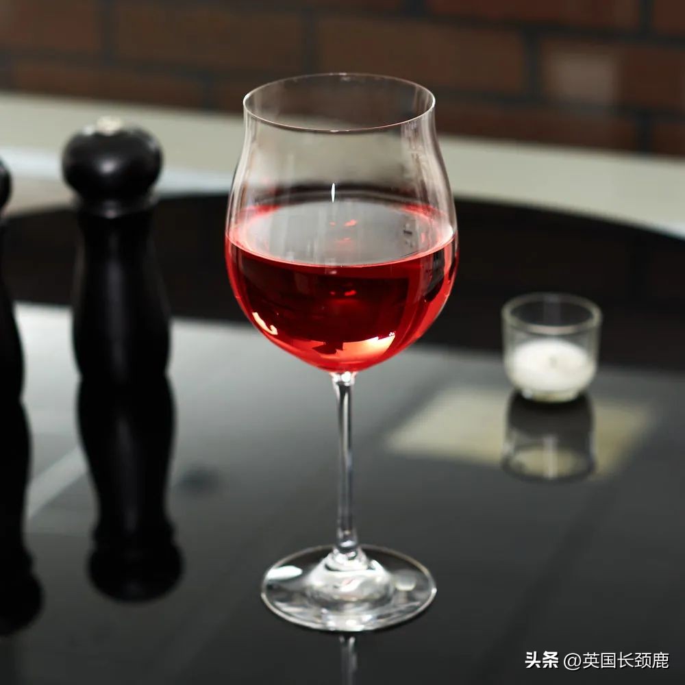 每次买葡萄酒满头问号瞎买？红白葡萄酒大科普：英国好酒推荐