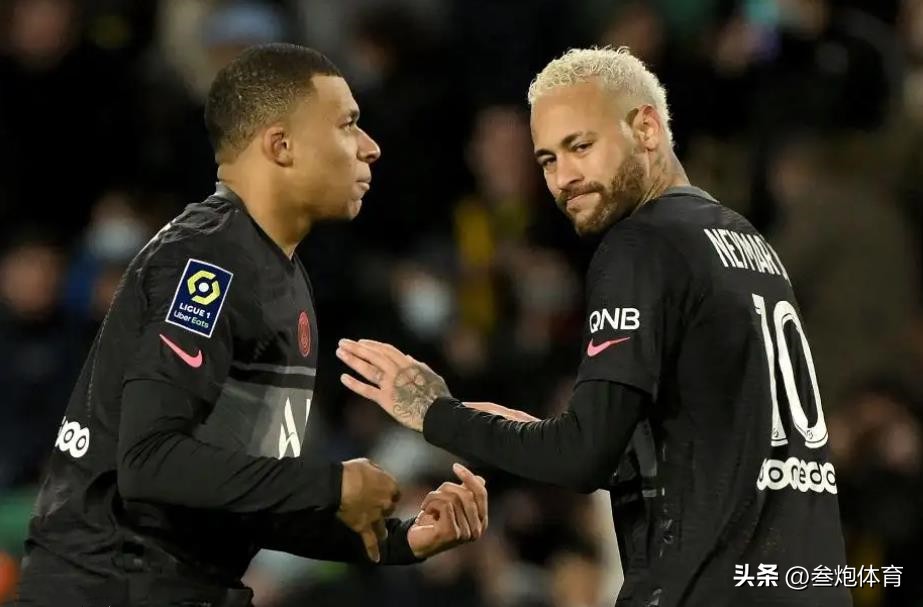 9场11球梅西再破门,梅西助攻姆巴佩和内马尔庆祝