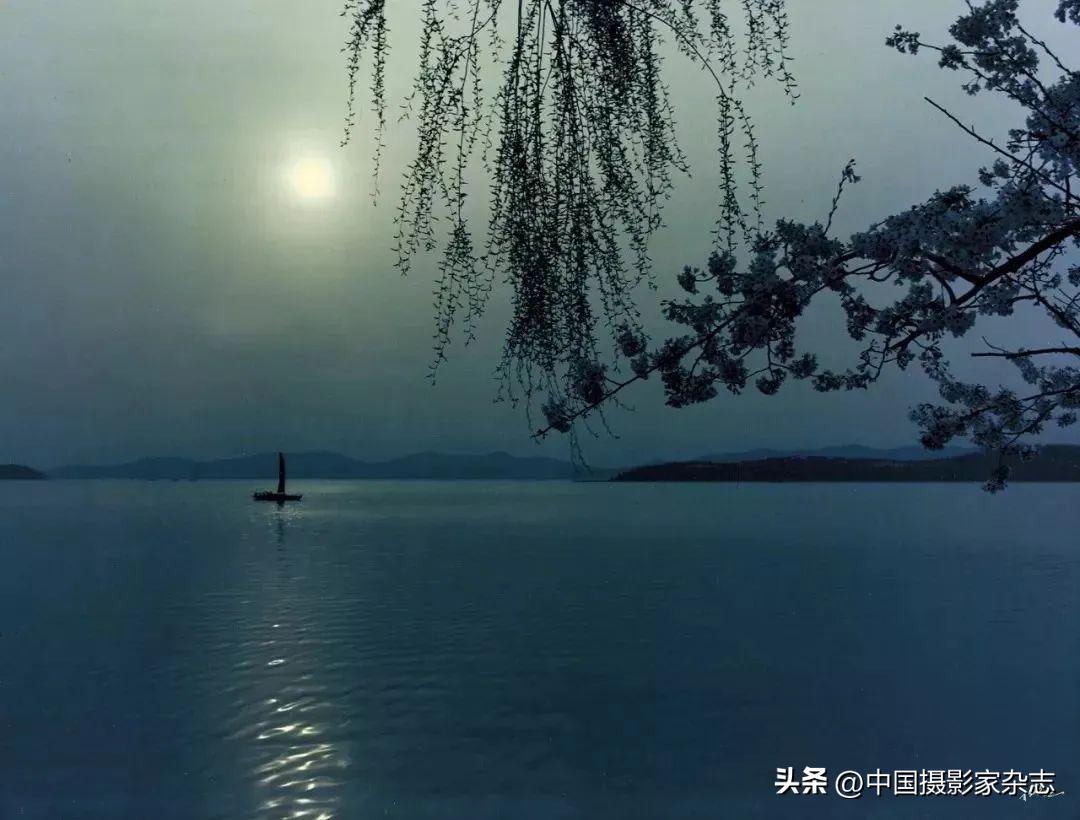 摄影爱好者拍的中秋月亮,世界各地摄影大师镜头下的月亮