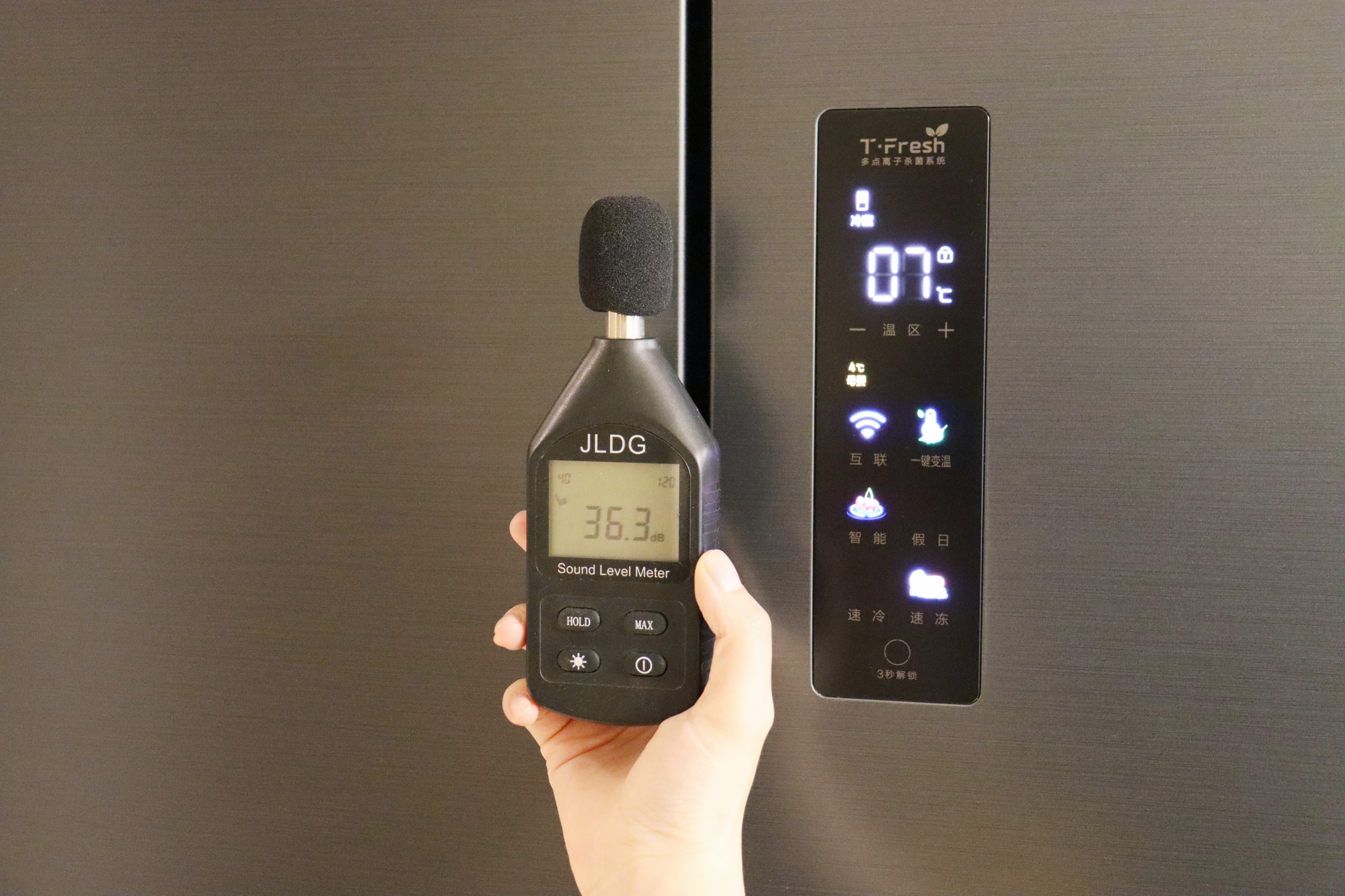 无霜冰箱和有霜冰箱哪种更好用,无霜冰箱和有霜冰箱有什么区别