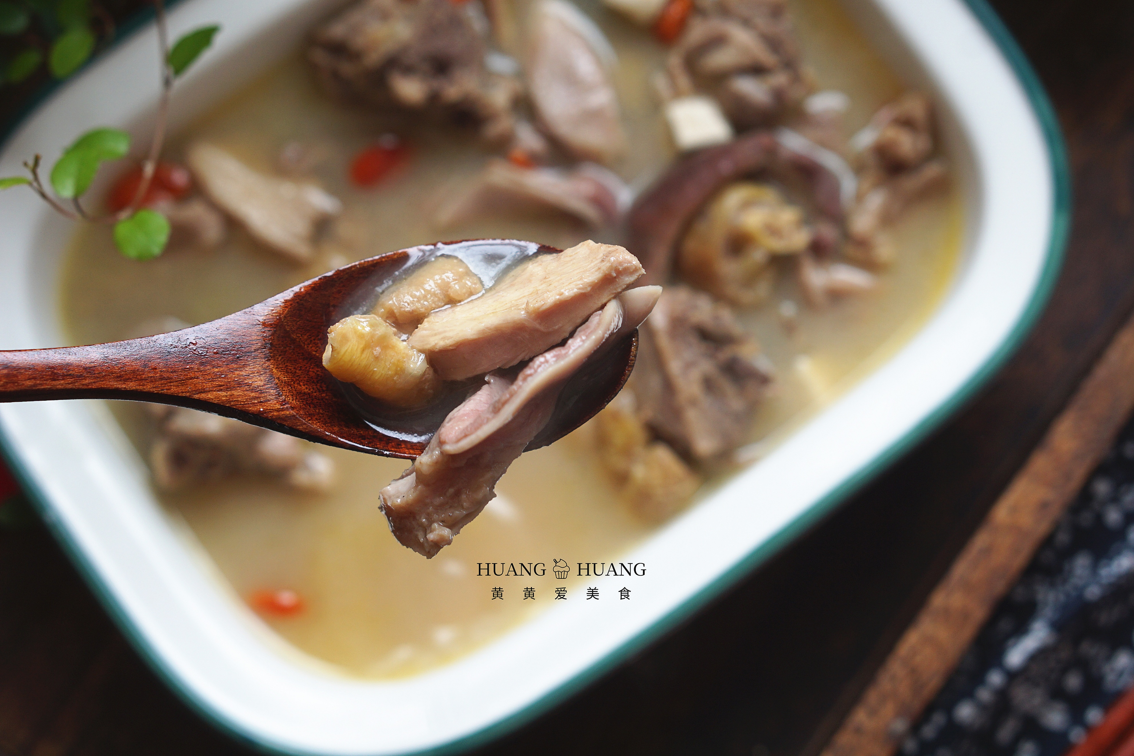 家庭版胡椒猪肚鸡汤做法,猪肚鸡怎么给孩子炖健脾开胃