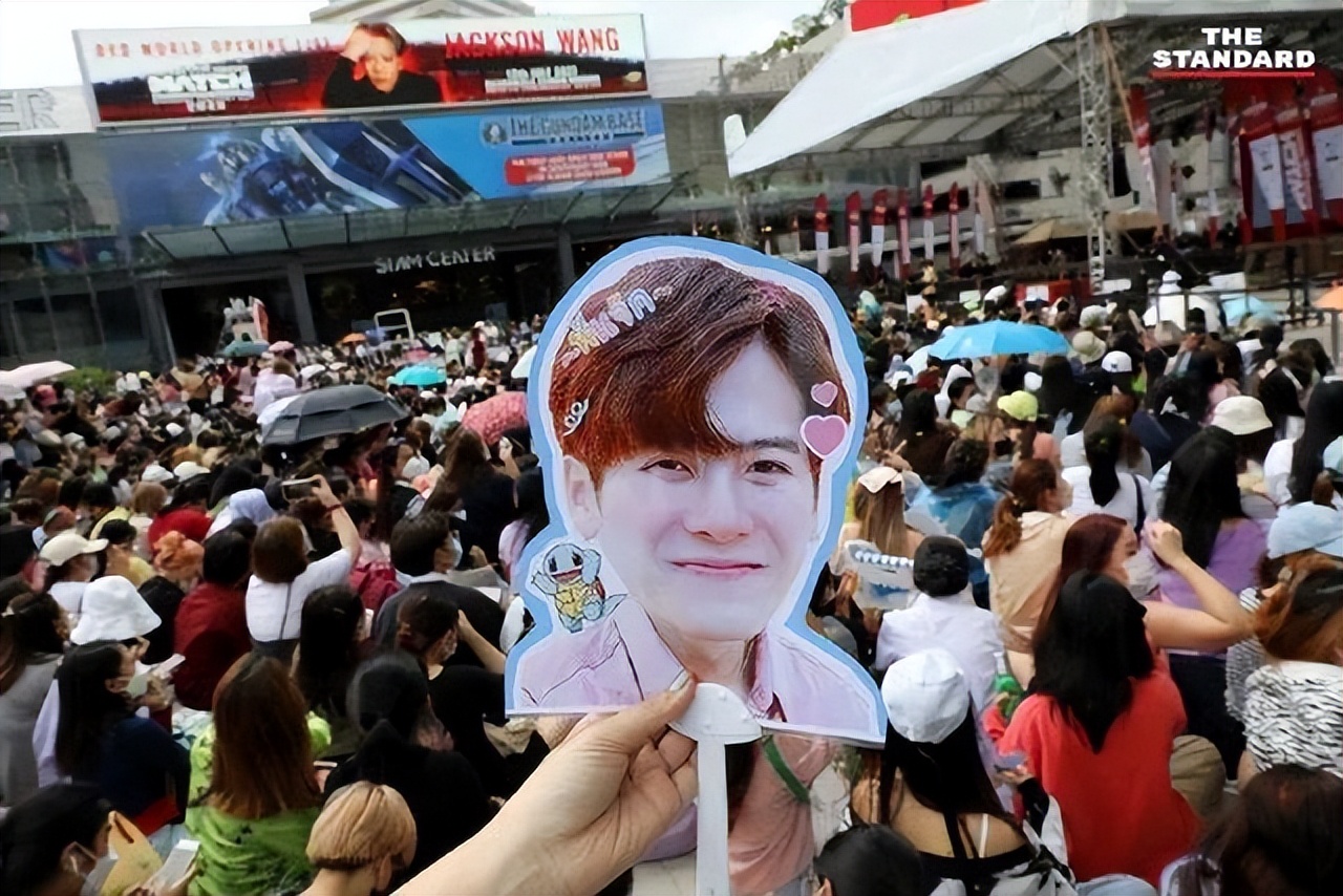 王嘉尔在欧美影响力,王嘉尔在国外有多火现场