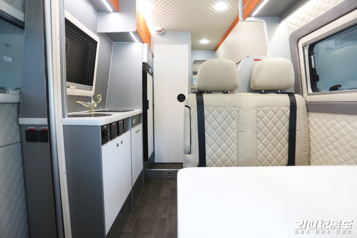 拓锐斯特依维柯欧胜b型房车,依维柯欧胜b型房车最新款3.0