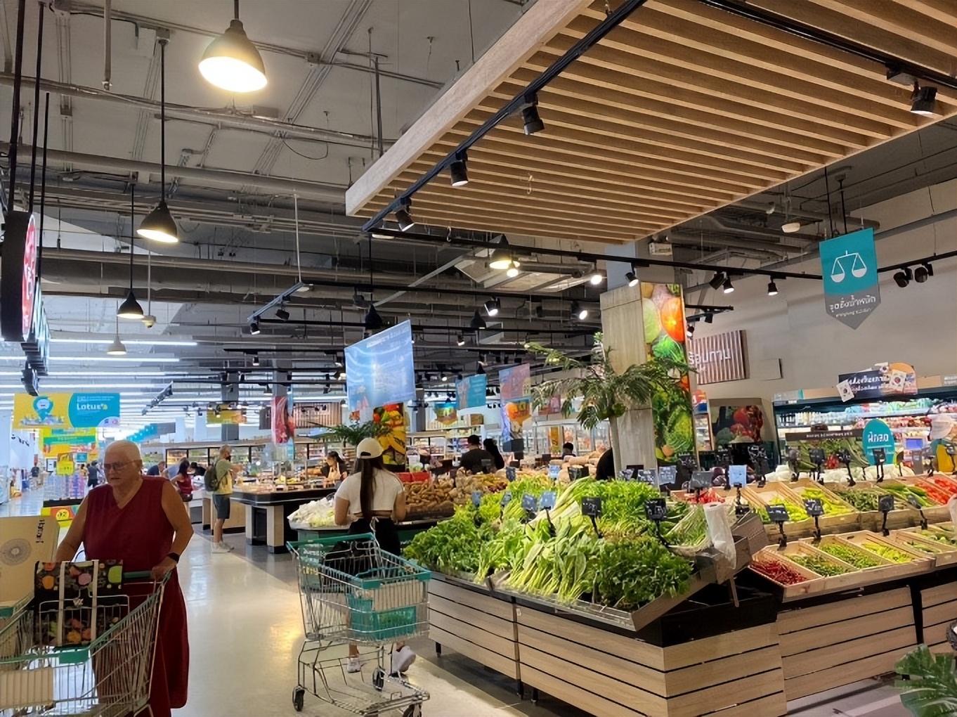 泰国lotus超市必买的,泰国lotus多少家