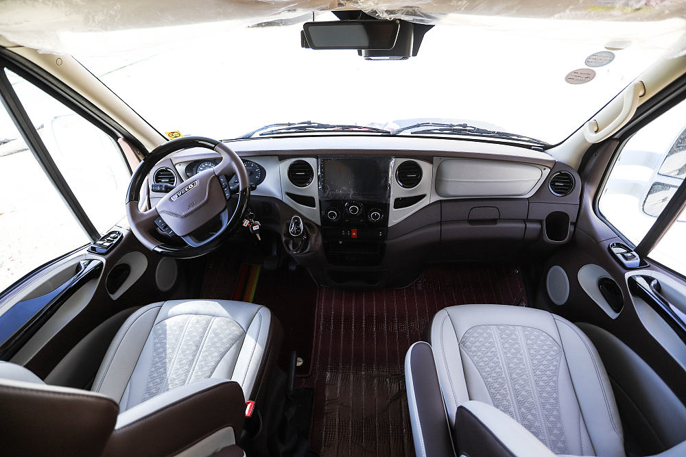 2023款最新国产c型小额头房车,商务房车推荐50万c型豪华房车