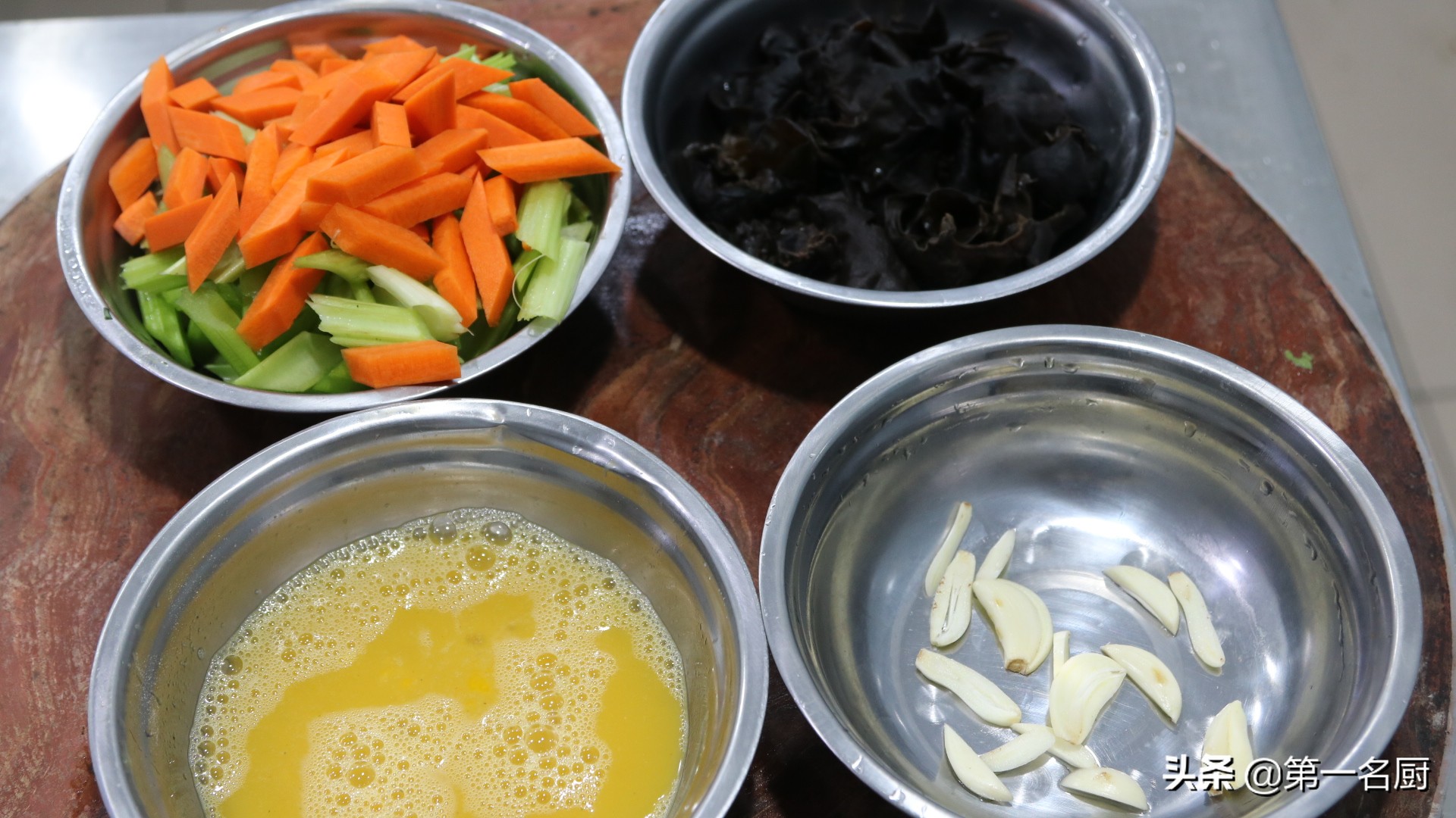 芹菜有什么做法能让孩子吃,芹菜的十种最佳吃法小孩