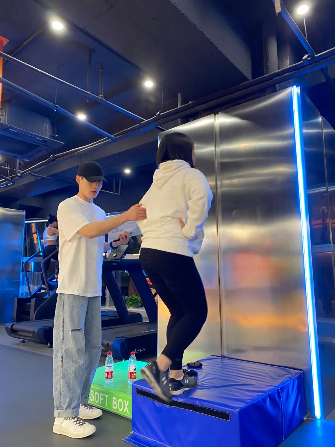 疫情后的新蓝领：月入10万，95后成主力军