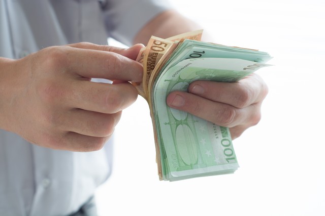 如何提高赚钱能力类的书籍,怎么能提高赚钱能力