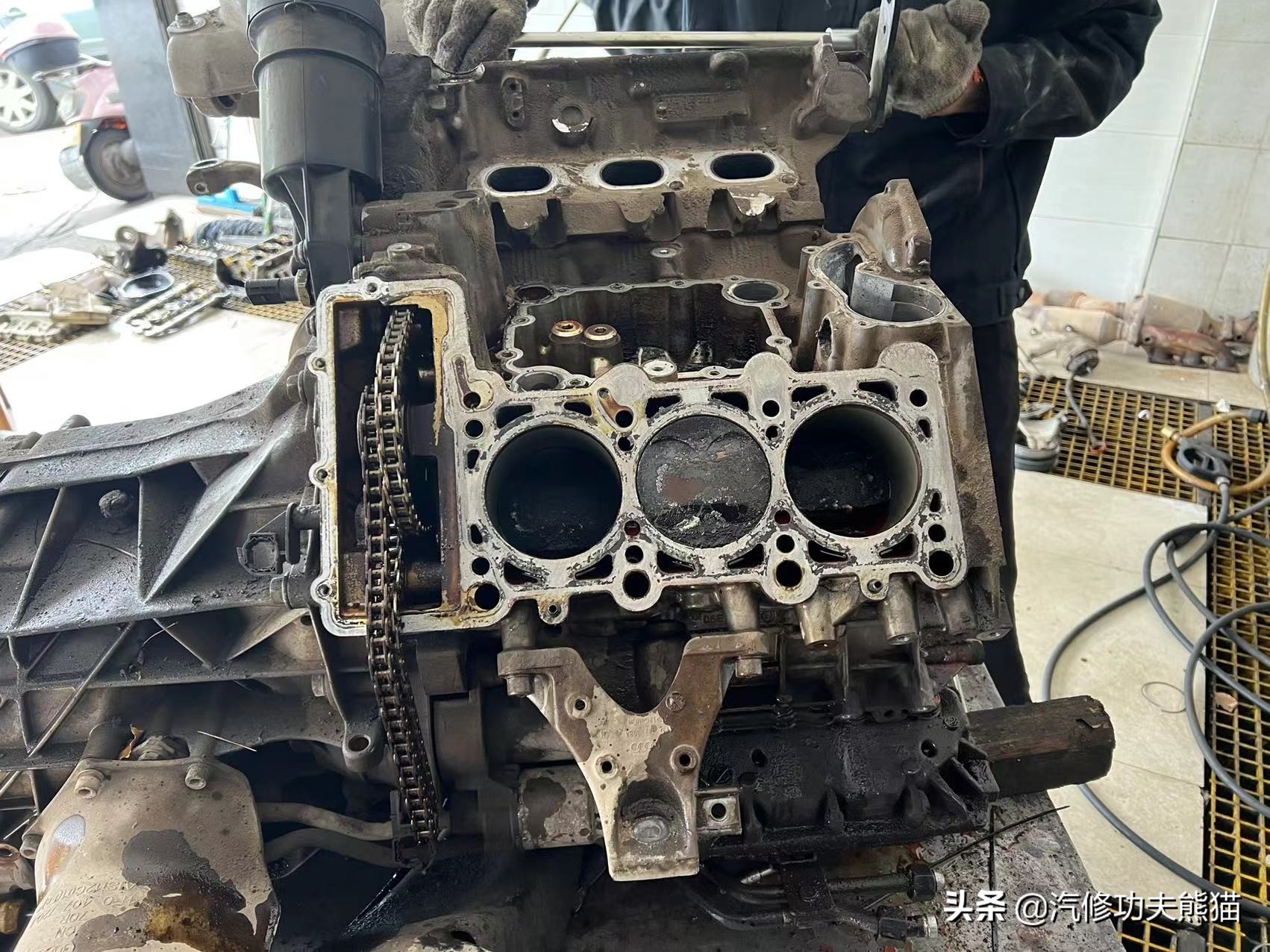 奥迪a6五百块钱,奥迪a65000公里烧一升机油维修