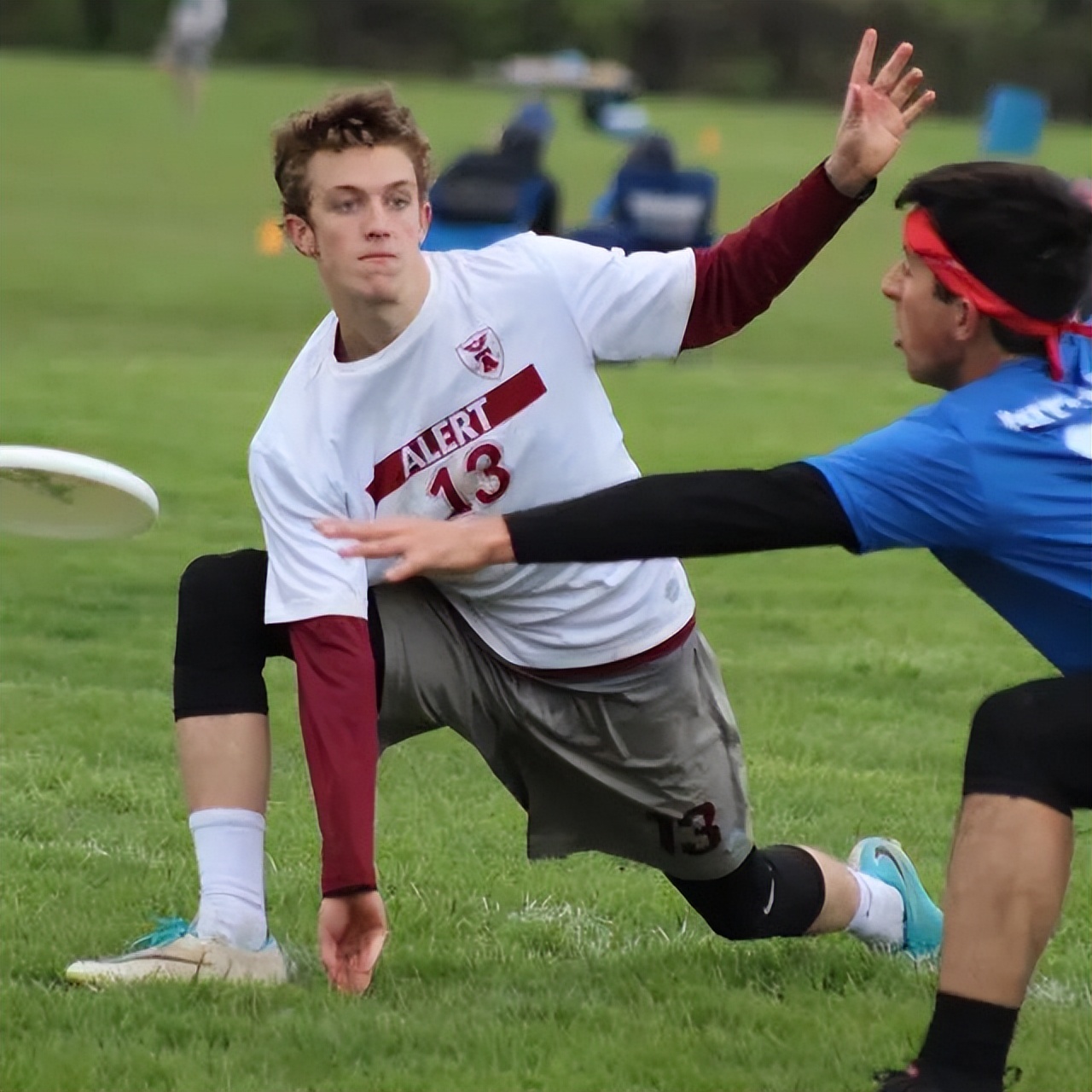 玩飞盘怎么拍照,玩飞盘照片