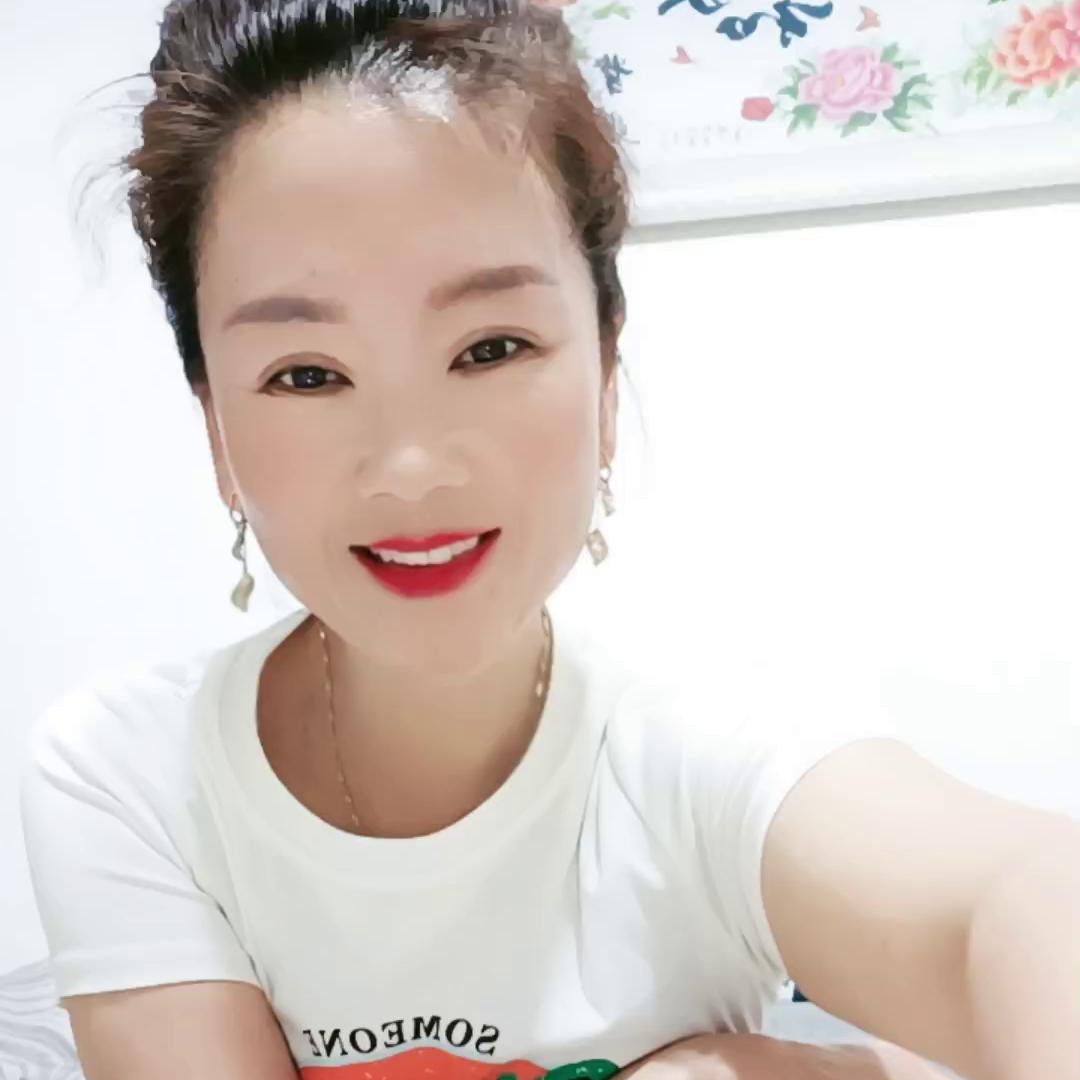 ，不要懒，每天兼职涂脸，你的小脸就比同龄人显得年轻，每...