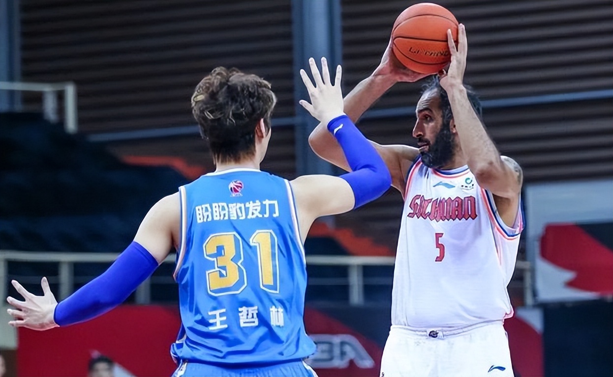 王哲林灾难级表现评价,王哲林扛起球队