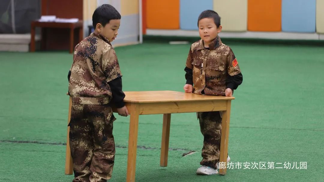 幼儿园聆听红色故事传承红色精神,传统文化在幼儿园的传承实践案例