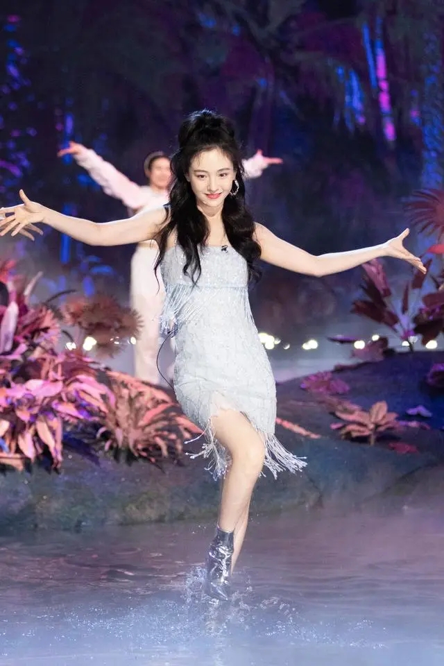 二公垫底也挡不住的双面人张嘉倪，原来你是这样的人！