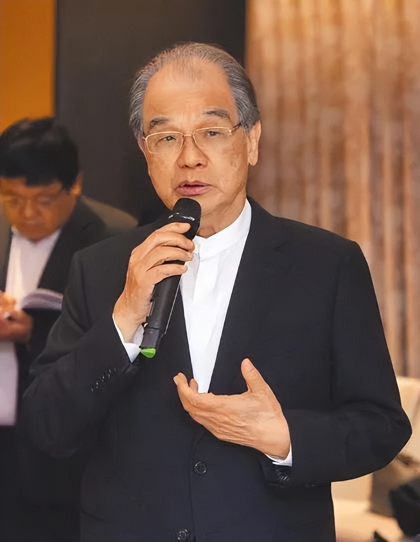 连郭台铭都喊他“老大”，台湾神秘金主叶国一的传奇投资生涯
