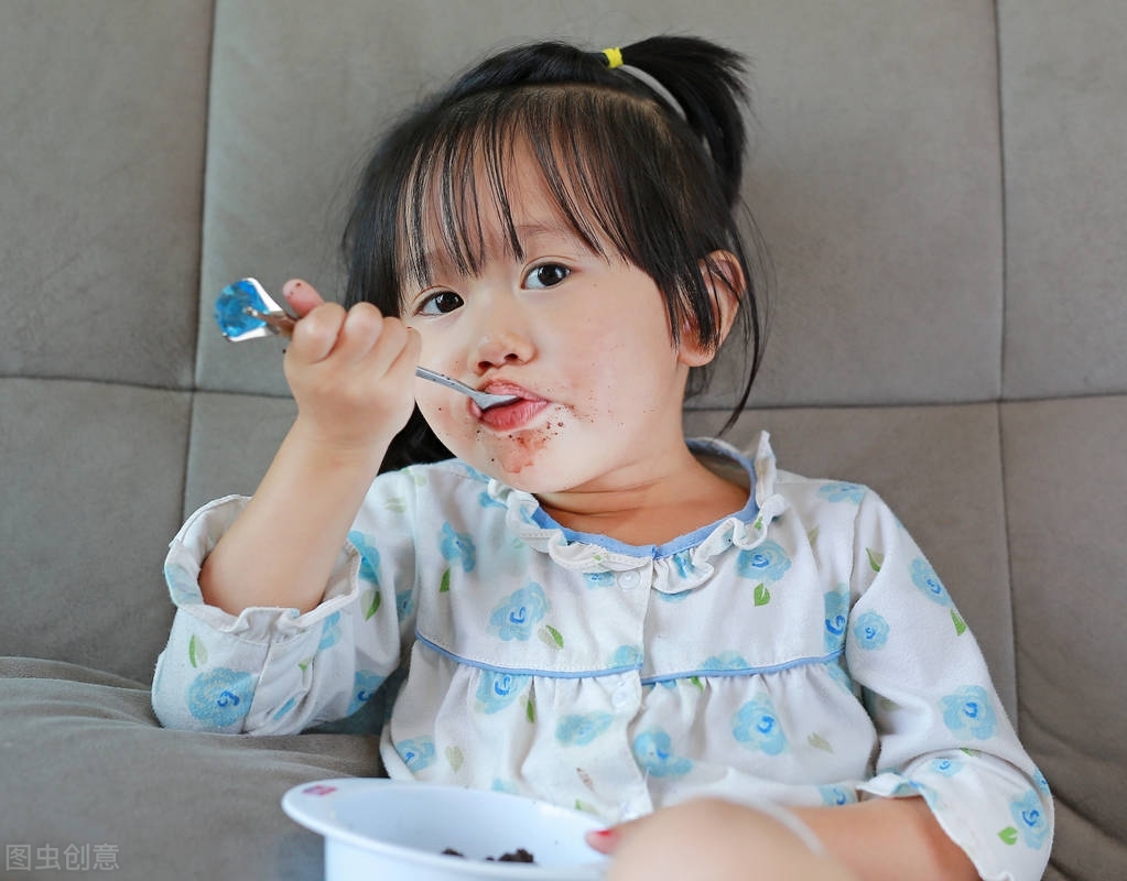 三岁孩子不好好吃饭要喂怎么办,孩子3岁还不会吃饭怎么办