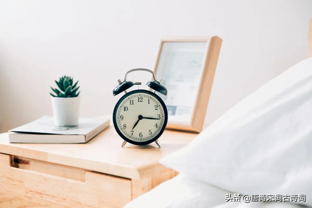 枕上诗书闲处好,枕上诗书闲处好讲解