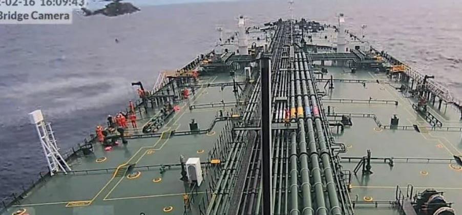 保时捷macan纯电起火,满载保时捷货轮