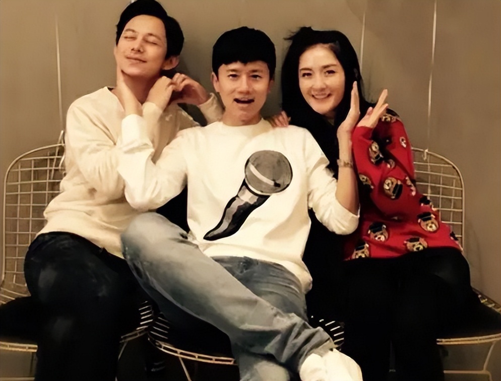 红毯走秀成照妖镜！肖战张小斐被赶下红毯，刘宇宁不配穿大牌礼服