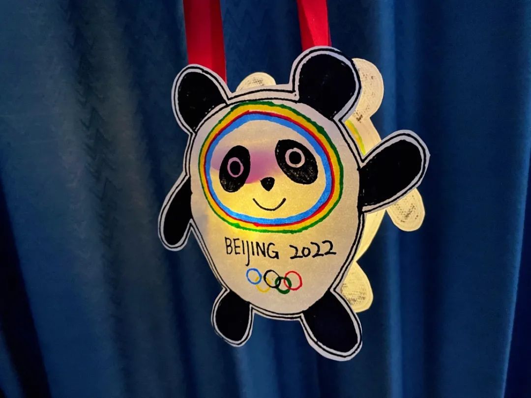 来吧~展示！谁能拒绝花灯版“冰墩墩”“雪容融”