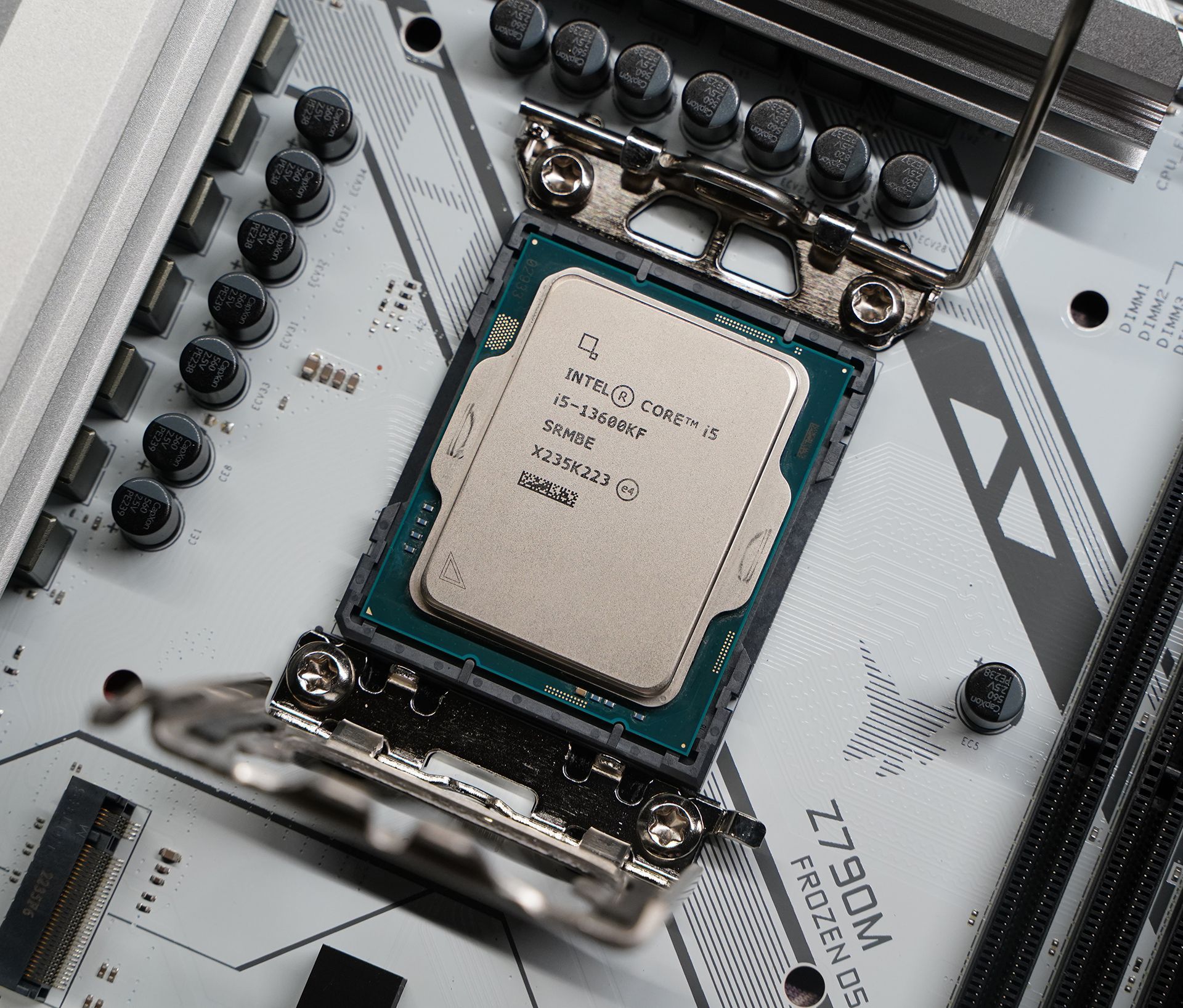 z790主板七彩虹搭什么cpu,七彩虹z790冰霜巡洋舰搭配什么cpu