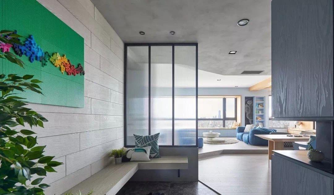 大门正对卫生间化解挂什么好,院墙门对着厨房卫生间怎么办